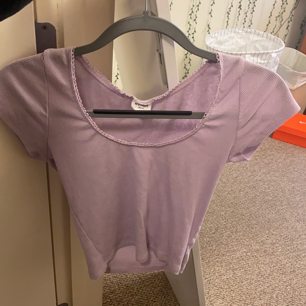 cropped purple shirt